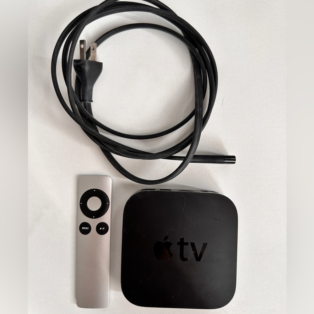 Apple TV (3rd Gen.) w/ Remote & Power Cable